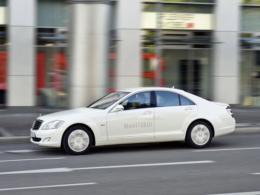  Mercedes-Benz S400 BlueHYBRID 2008 года  (фото 21 из 35)